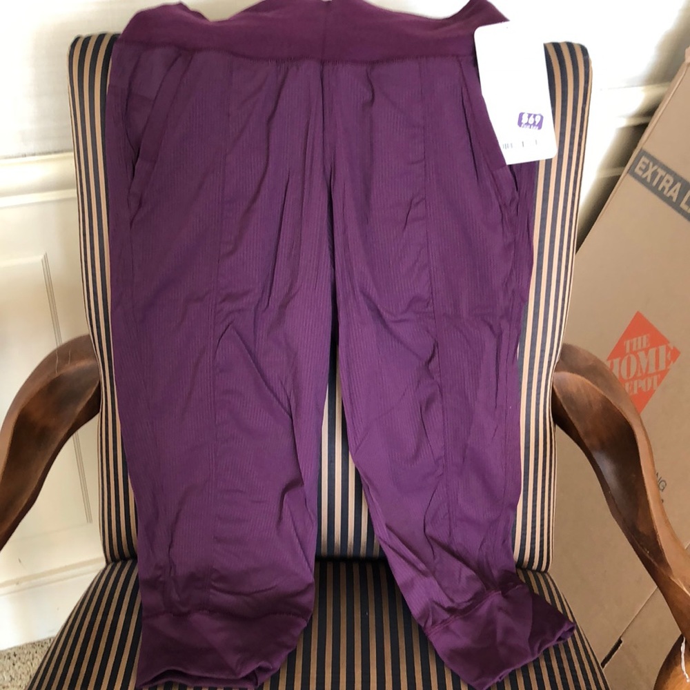 Lululemon In Flux crop new with tags